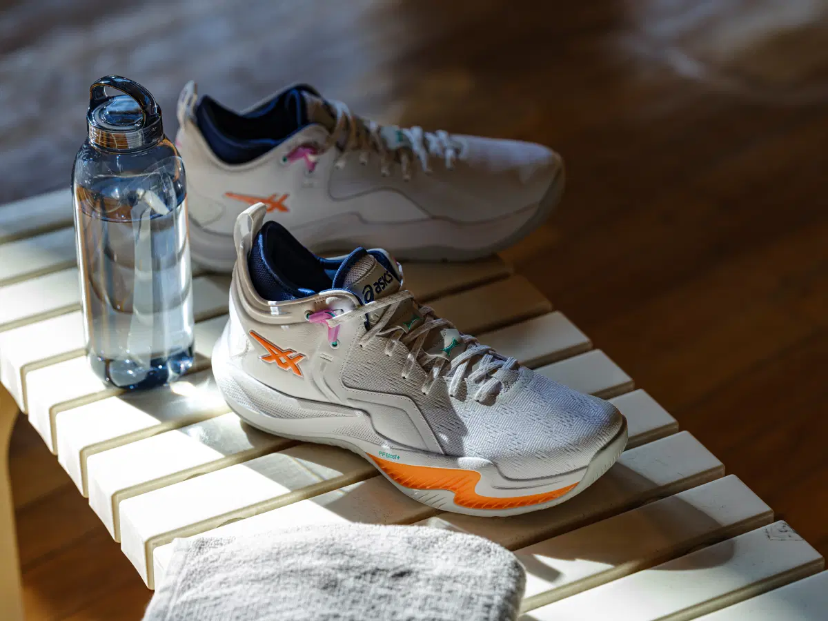 NOVA SURGE LOW 2 商品イメージ