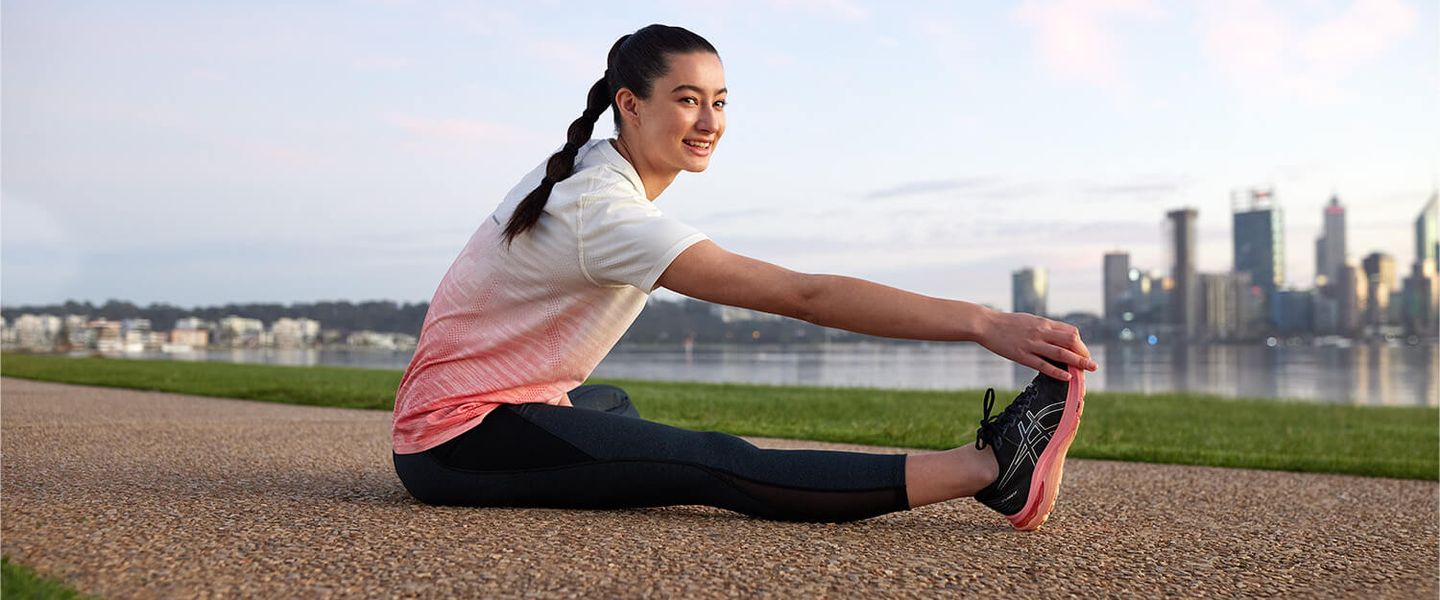 ランナーのための膝・下半身ストレッチ | ASICS Japan