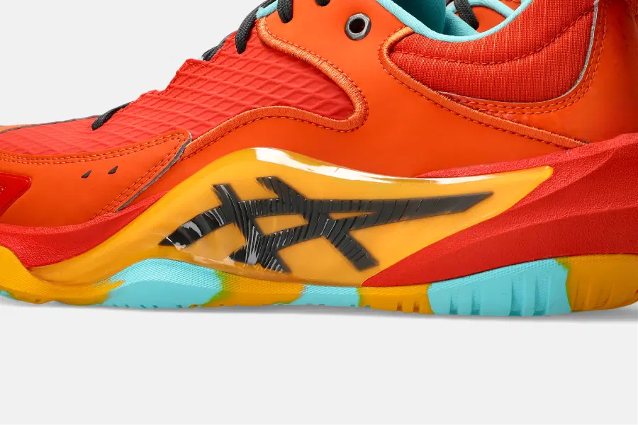 素早い切り返しをサポートするソール構造