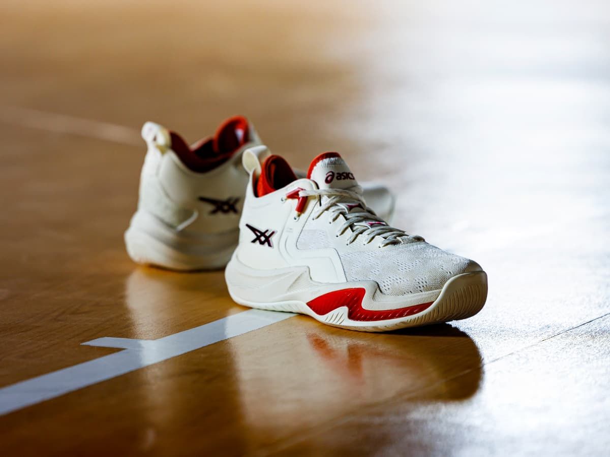 NOVA SURGE LOW 2 商品イメージ