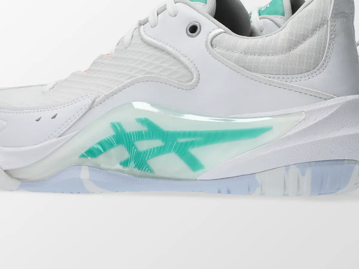 素早い切り返しをサポートするソール構造