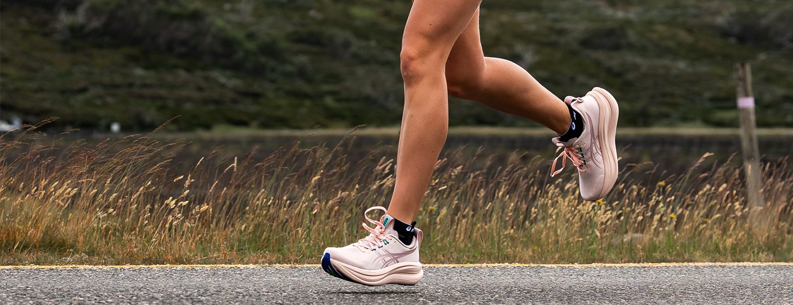 Road running shoes