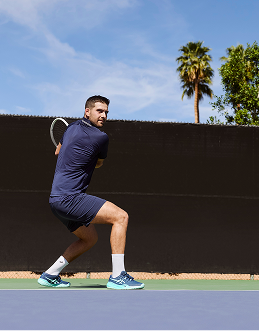 Man playing tennis