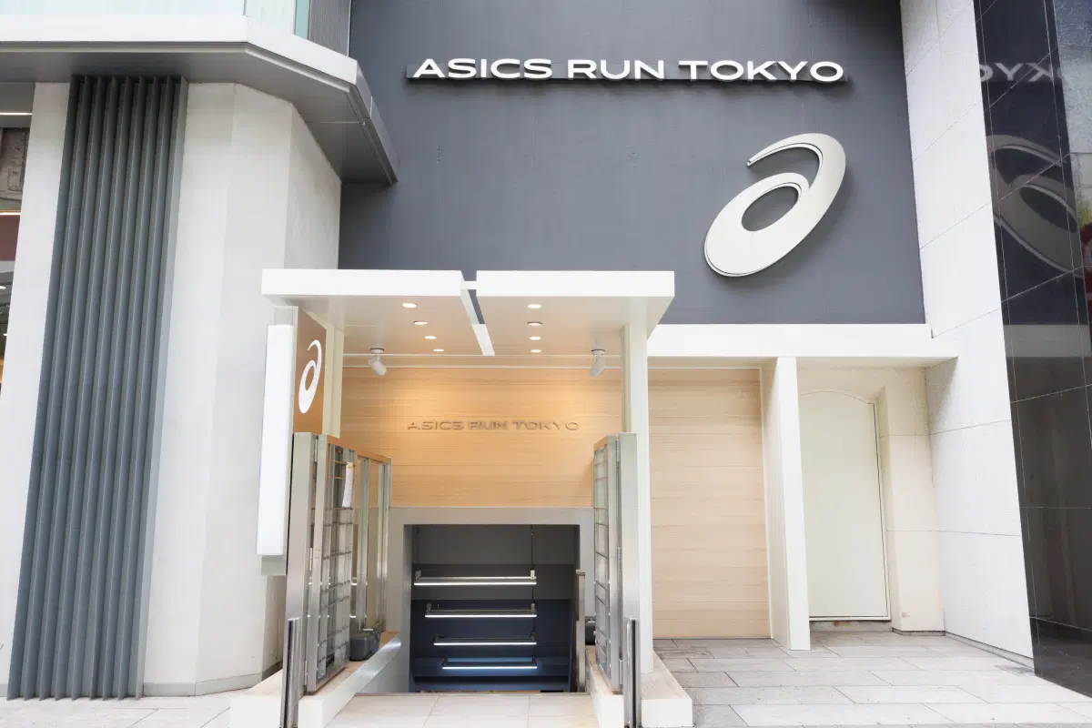 ASICS RUN TOKYO MARUNOUCHI エントランス