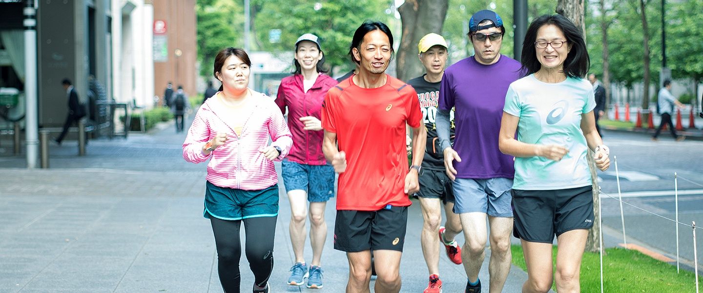 朝ラン 夜ランの魅力とメリット ランニングは朝と夜 どちらが良い Asics Japan