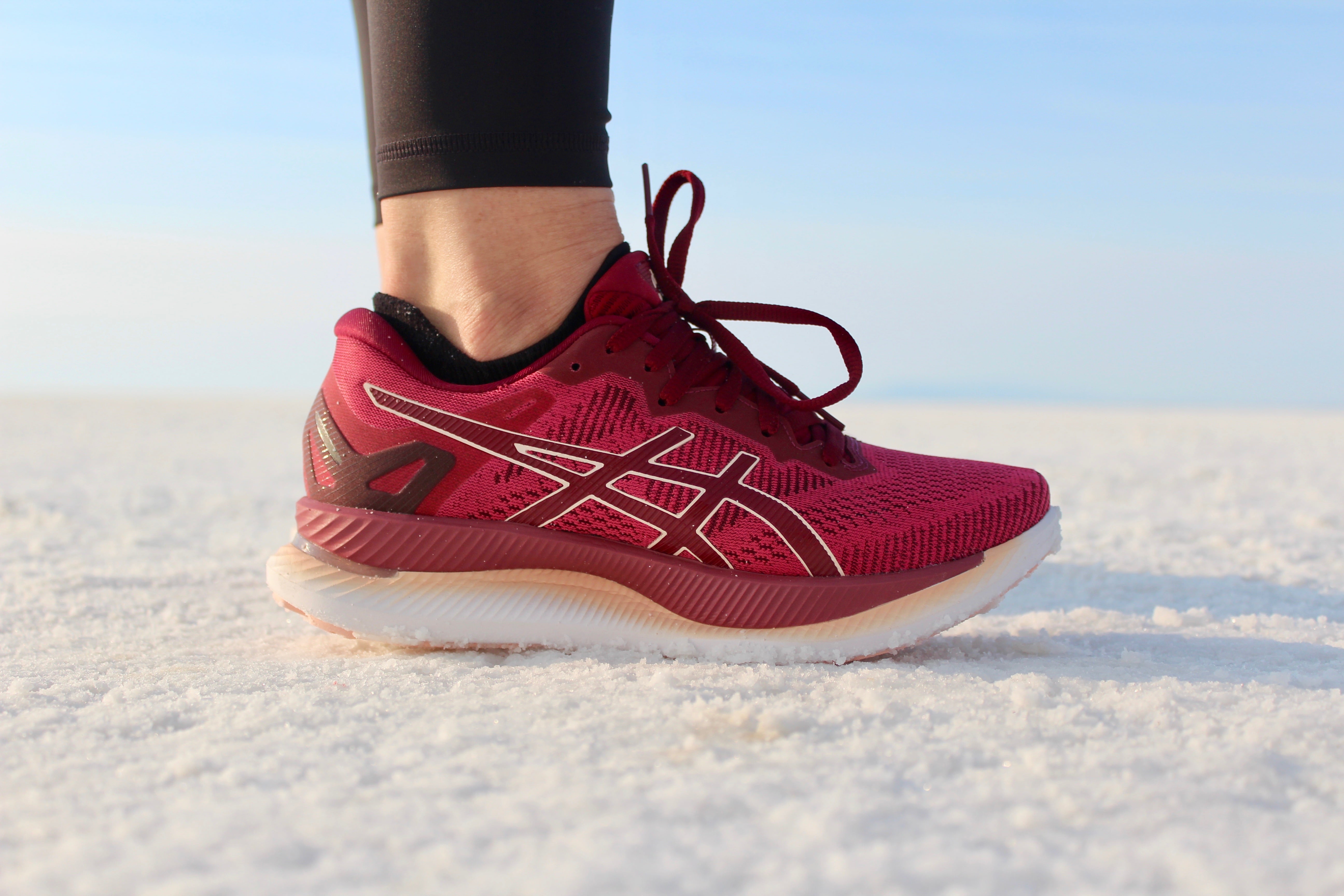 Asics спортмастер. ASICS GLIDERIDE. Мужские кроссовки ASICS GLIDERIDE. ASICS a960419wr. ASICS Glide Ride 2 Red.