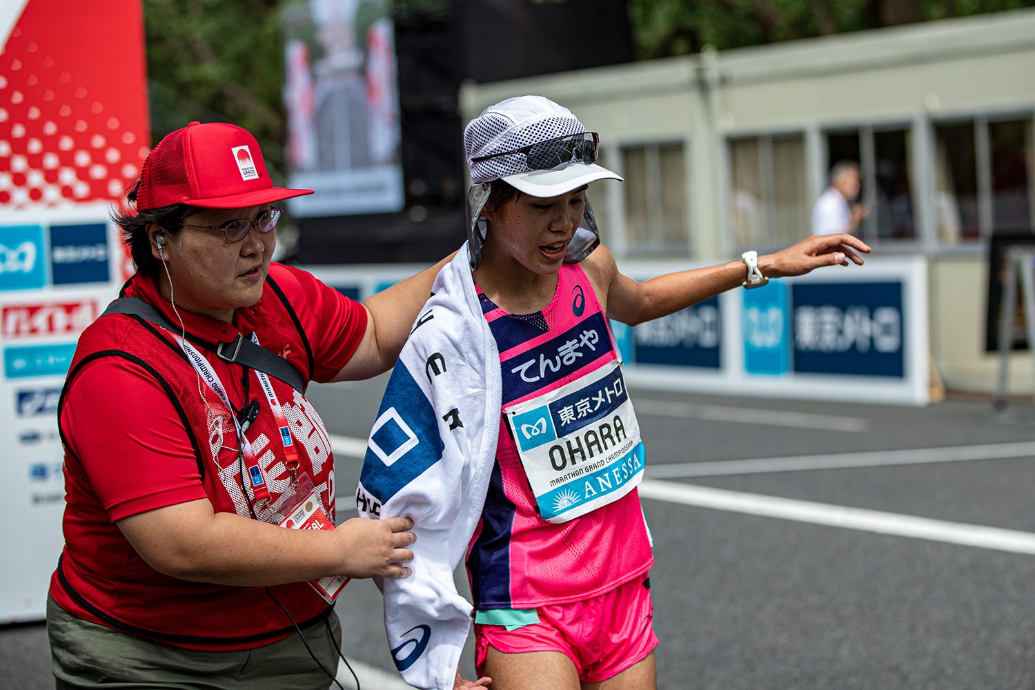 大割引 asics 陸上日本代表オーセンティックシングレット ユニフォーム 