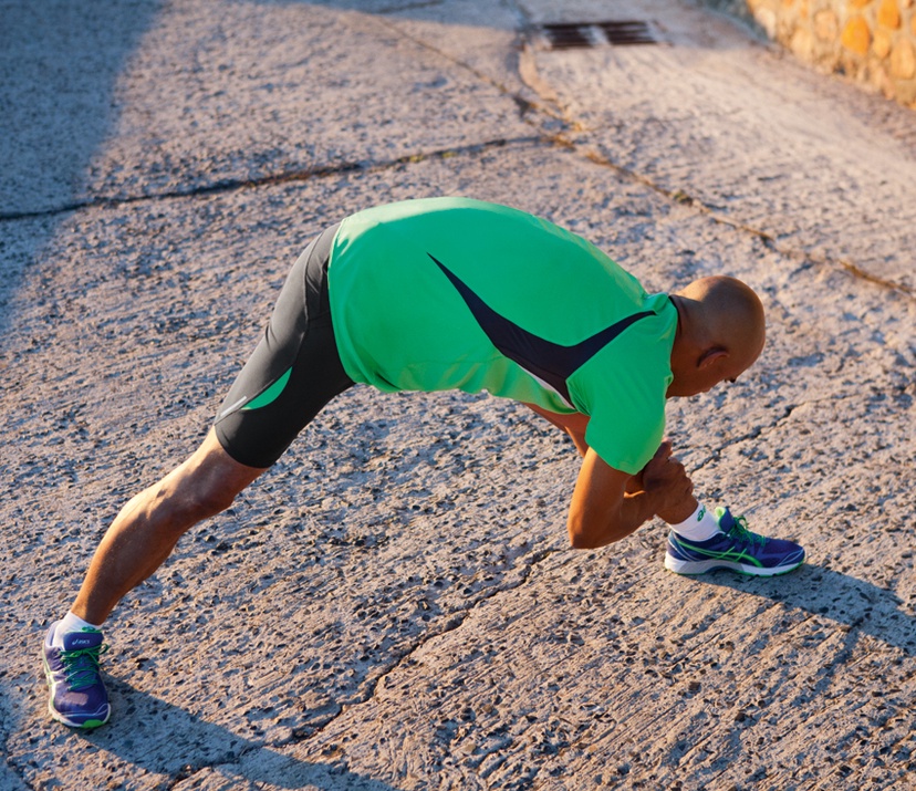 stretching-before-a-run