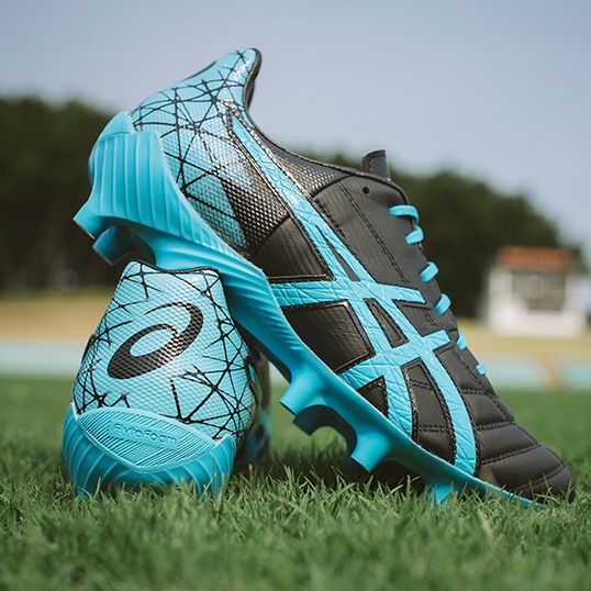 asics football shoes