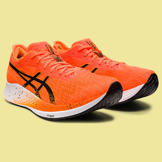 asics running shoes with carbon plate