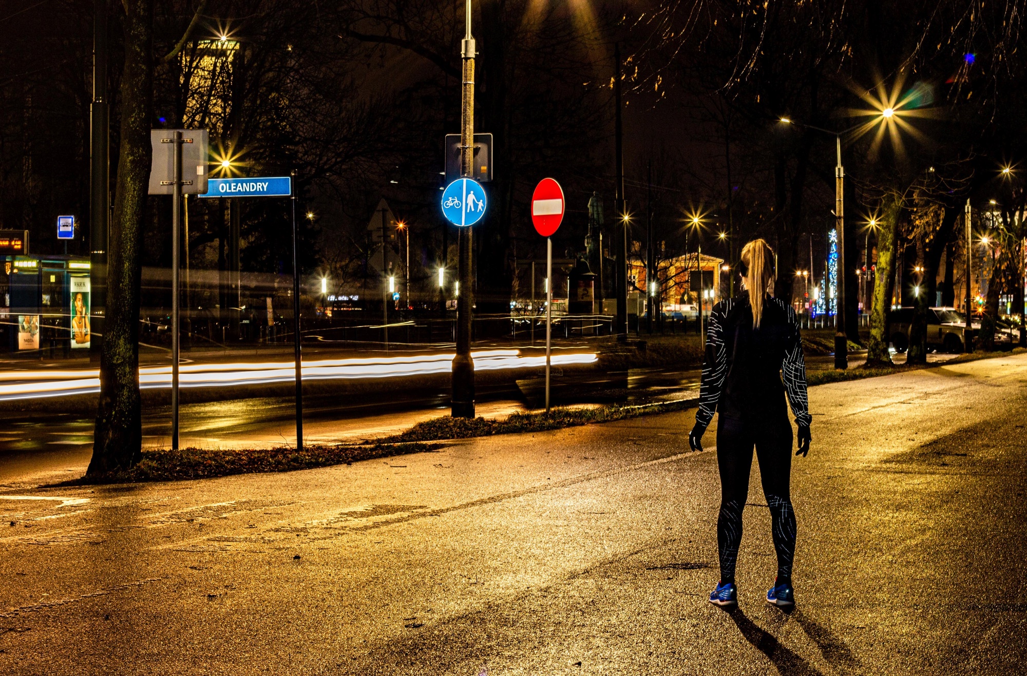 cdg night track