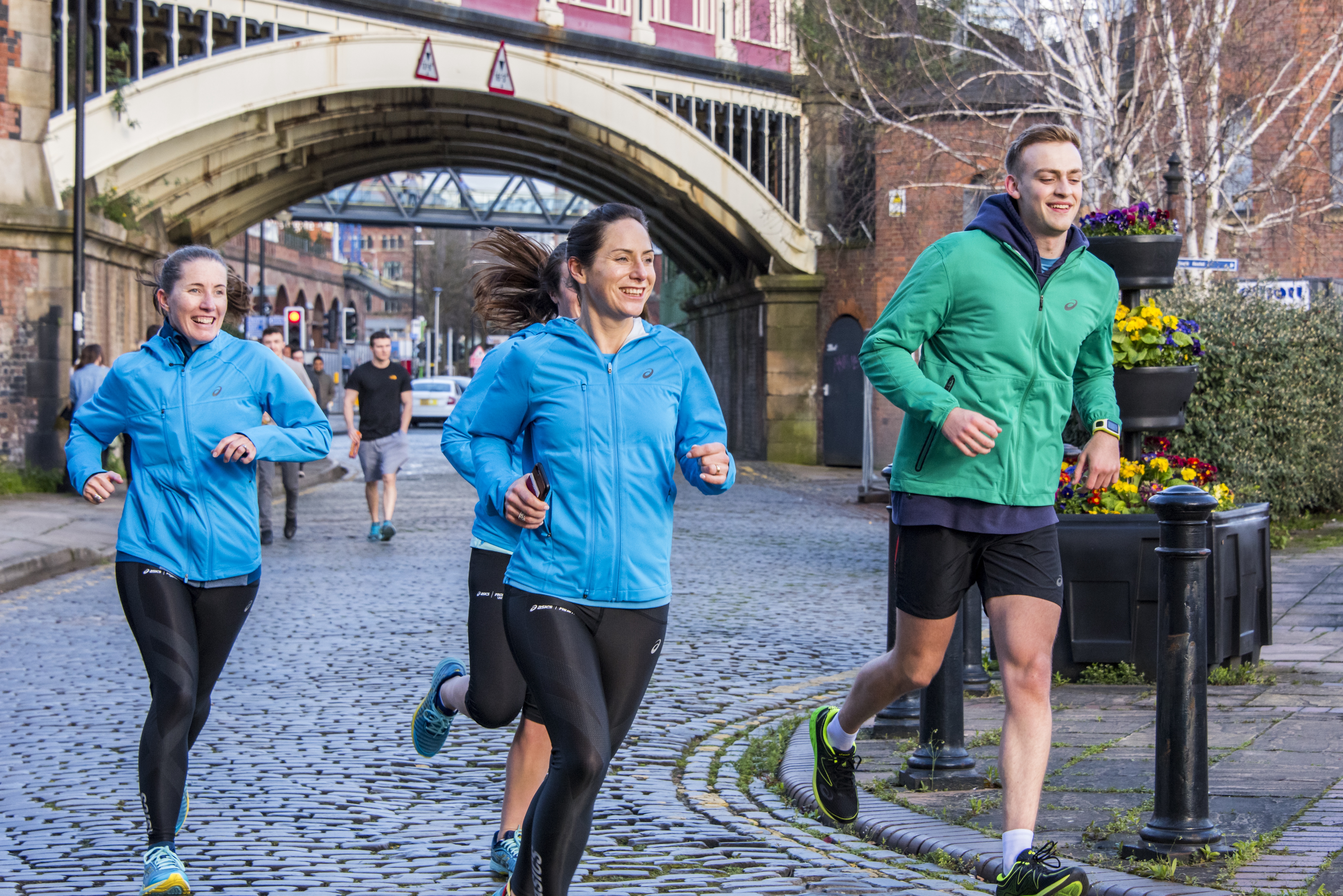 Donación anillo A menudo hablado ASICS FrontRunner - ASICS FrontRunner UK: A Year of Smiles