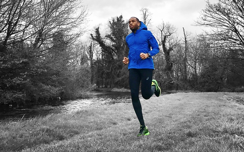 asics accelerate running jacket