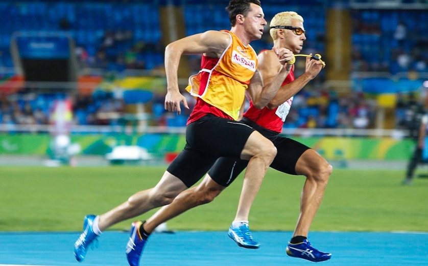 ASICS Frontrunner - El atletismo, mucho más que correr