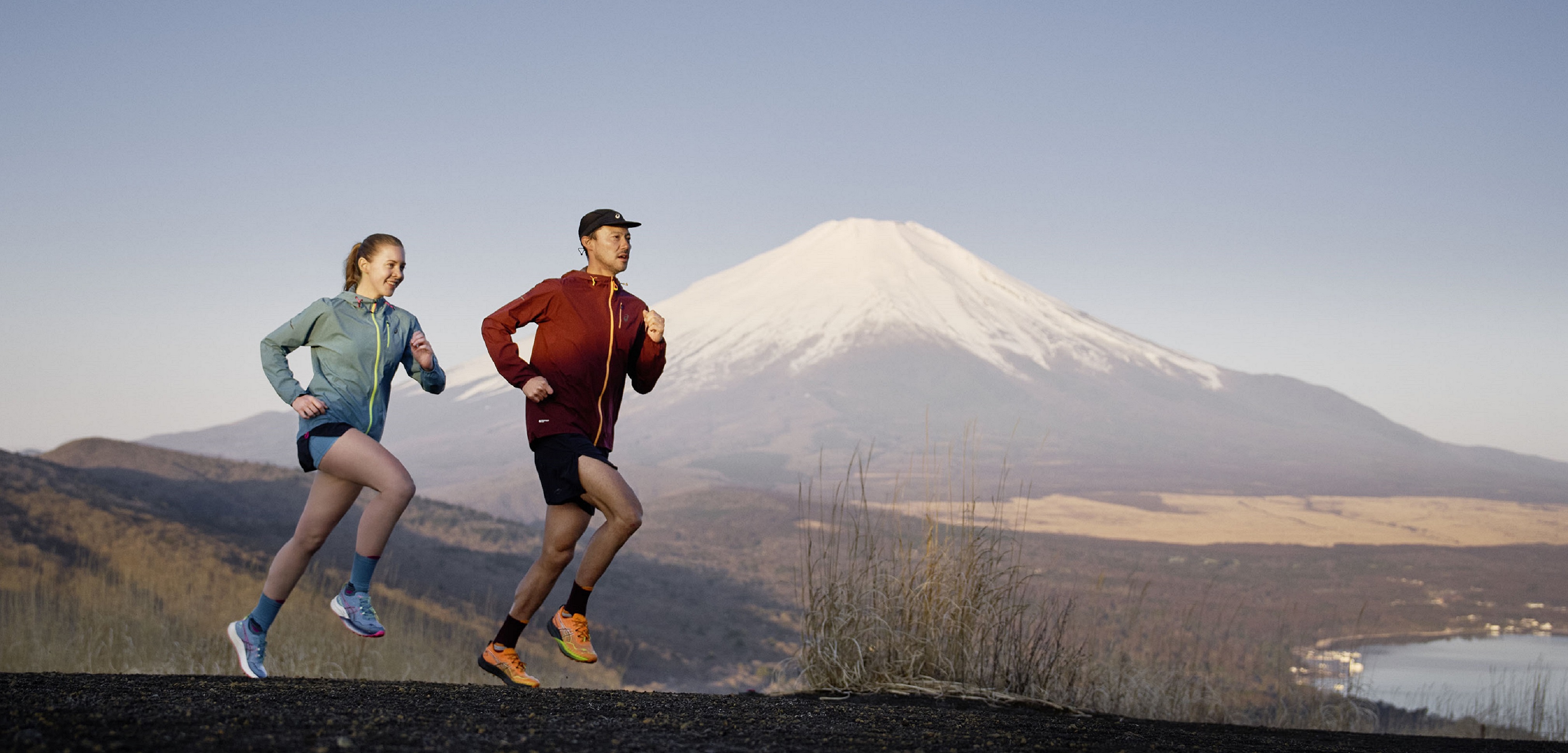 トレイルを楽しみたいランナーや、クッション性・安定性を重視するランナーへ。