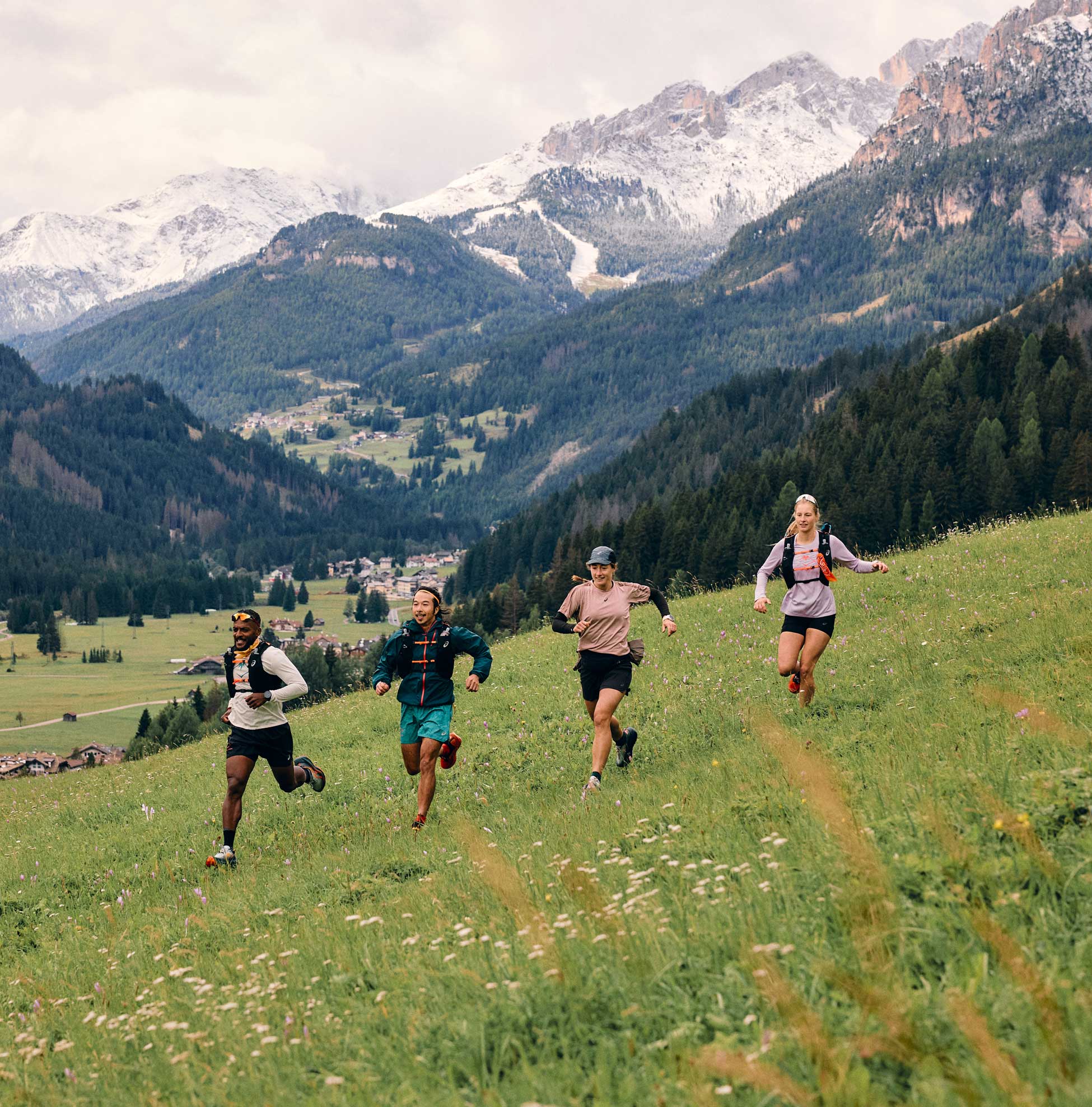Picture of poeple jogging on hillside