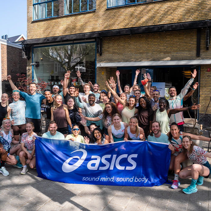 Picture of people on the trail running