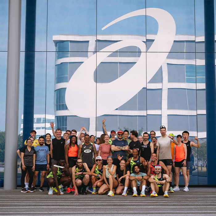 Picture of people on the trail running